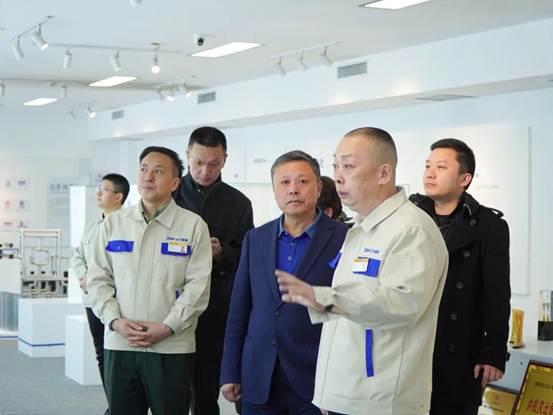 兰格钢铁网董事长刘长庆一行拜访正大制管集团
